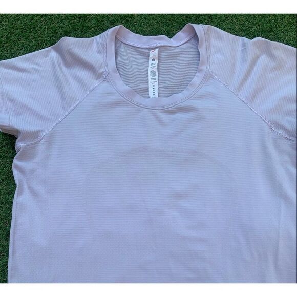 LULULEMON SWIFTLY TECH CREW lavender SHORT SLEEVE SEAMLESS T SHIRT TOP sz 12 - Picture 4 of 7